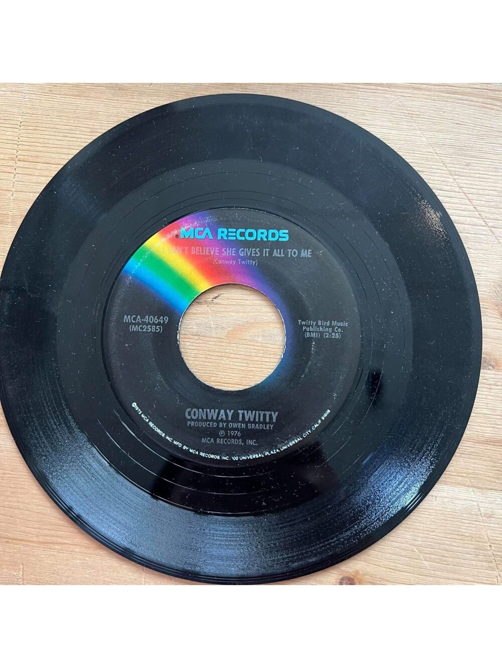 Conway Twitty - I can't Believe she gives it All to Me 45rpm VG+ R20
